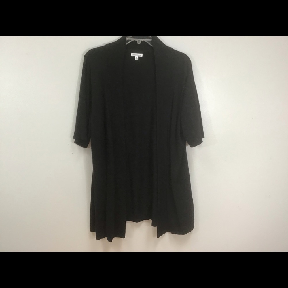 SWEATER, short sleeves, open front. CROFT & BARROW